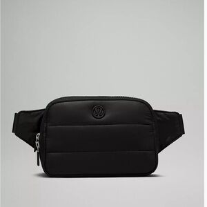 Lululemon Everywhere belt bag